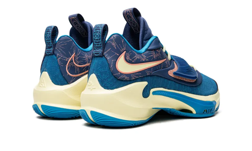 Nike Basketball Zoom Freak 3 'Valentine's Day'